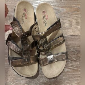 Taos Red Willow Keepsake Sandals Women's Bronze Color Adjustable Size 10 EUC
